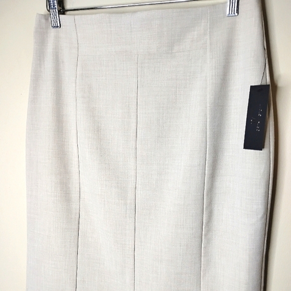 Worthington Pencil Skirt Size 10 Neutral Career Mini Feminine Minimalist NWT - Picture 3 of 8